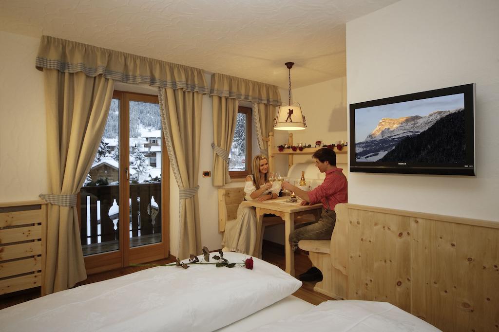 Romantik Villa Cesanueva Selva di Val Gardena Room photo